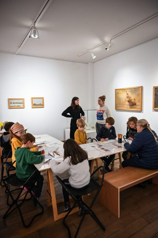 27-atelier-peinture-assiette-musee-14-service-communication-de-la-ville-de-berck-sur-mer