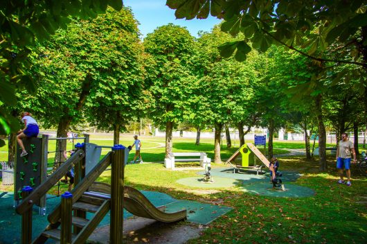 airedejeuxjardinypres1