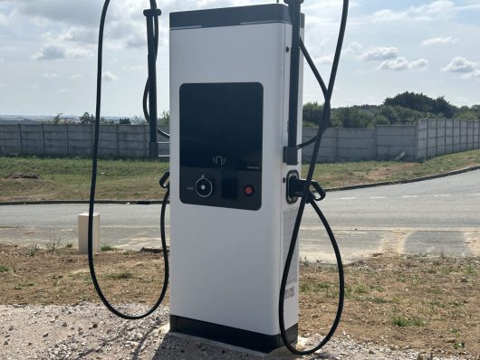 borne-recharge-2v