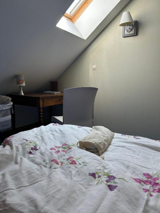 chambre-bleue-coin-bureau