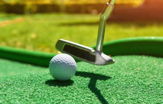 golf-ball-golf-club-artificial-grass