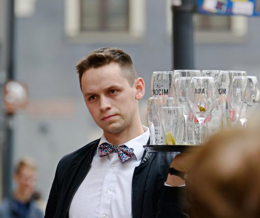 icsilviu-waiter-6651713-1280