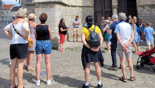 karine-parvis-abbatiale-visite-ban