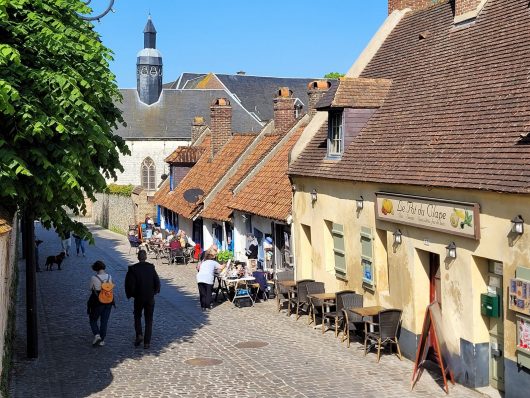 montreuil-sur-mer-des-origines-a-nos-jours-3-rue-du-clape-en-bas-02-manonherdier
