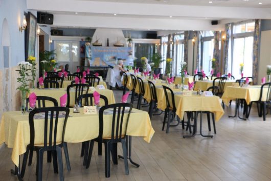 salle-restaurant-chezmireille-1